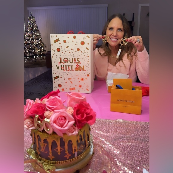 Meet your Posher, Jax - Picture 5 of 17